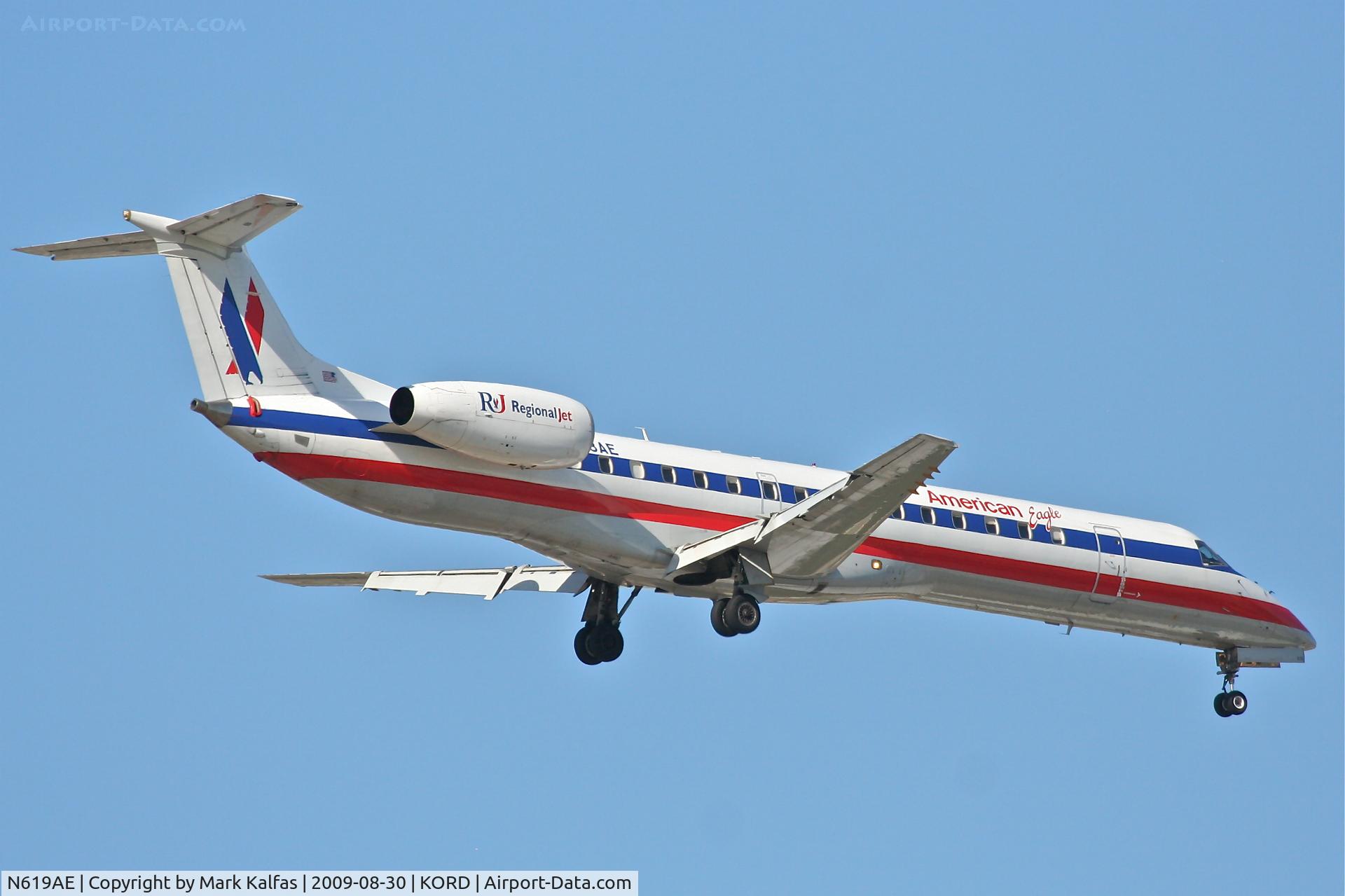 N619AE, 1998 Embraer ERJ-145LR (EMB-145LR) C/N 145101, American Eagle EMB-145LR, N618AE on final RWY 10 KORD