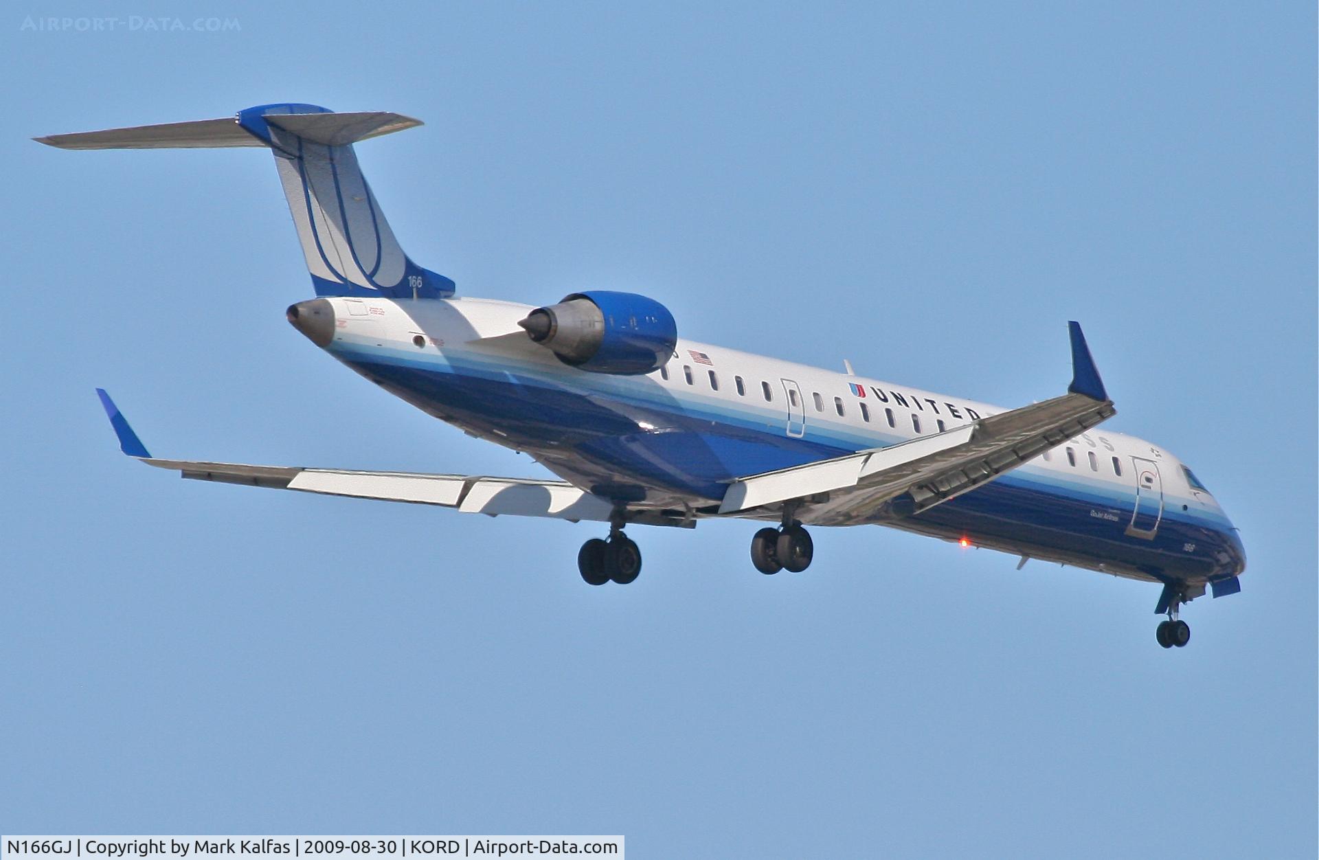 N166GJ, 2008 Bombardier CRJ-702 (CL-600-2C10) Regional Jet C/N 10266, GoJet Airlines/United Express CL-600-2C10 N166GJ, RWY 10 approach KORD