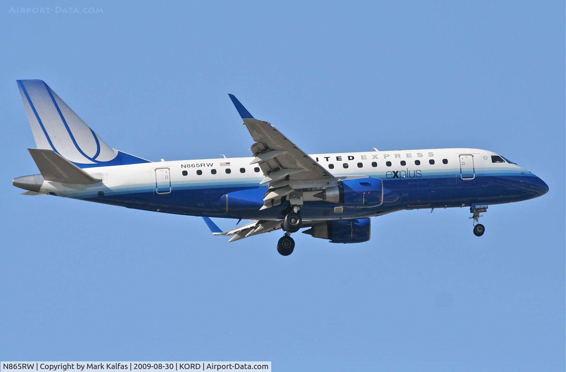 N865RW, 2006 Embraer 170SE (ERJ-170-100SE) C/N 17000122, United Express/Shuttle America Embraer ERJ-170-100SE, N865RW RWY 10 approach KORD