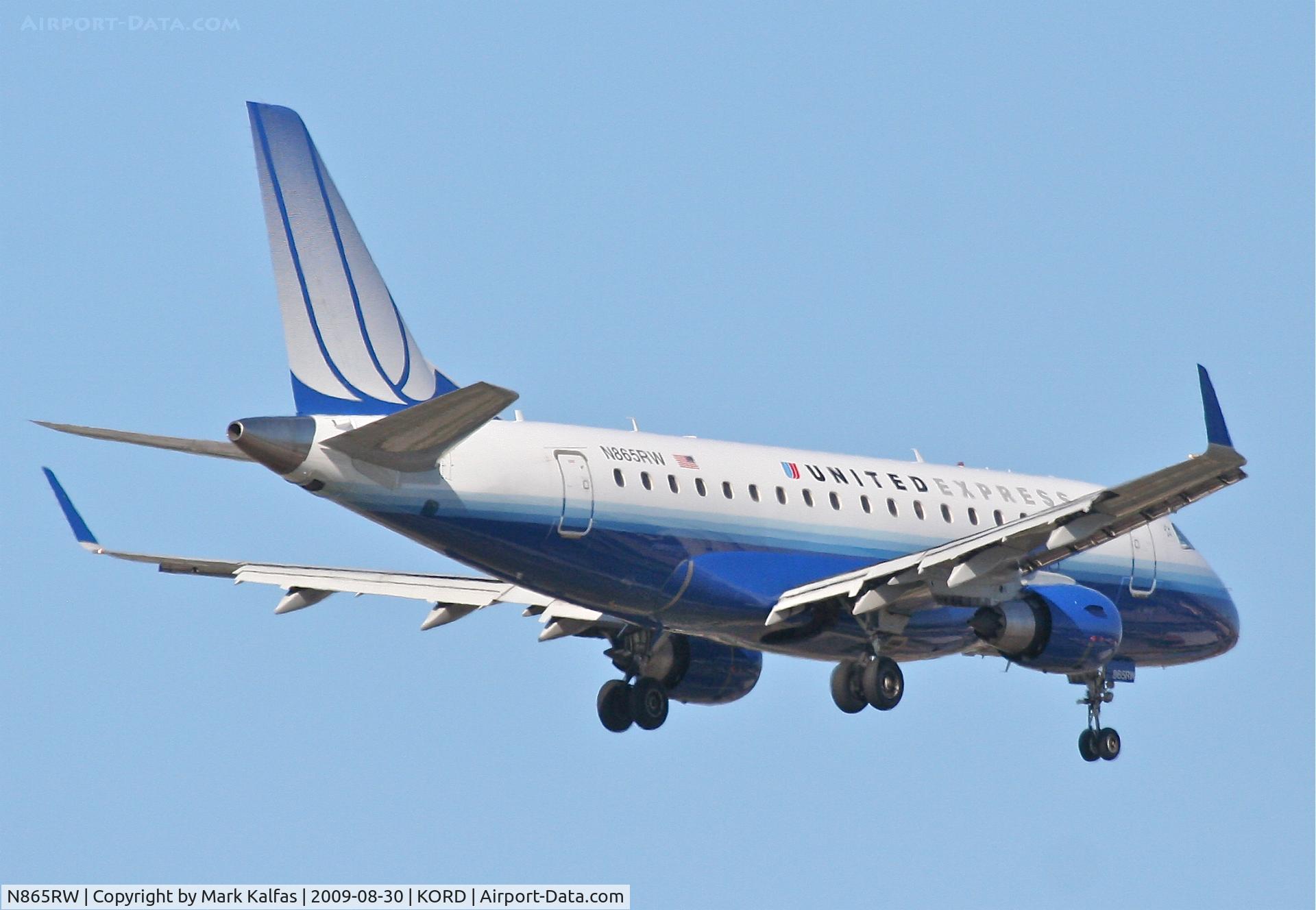 N865RW, 2006 Embraer 170SE (ERJ-170-100SE) C/N 17000122, United Express/Shuttle America Embraer ERJ-170-100SE, N865RW RWY 10 approach KORD