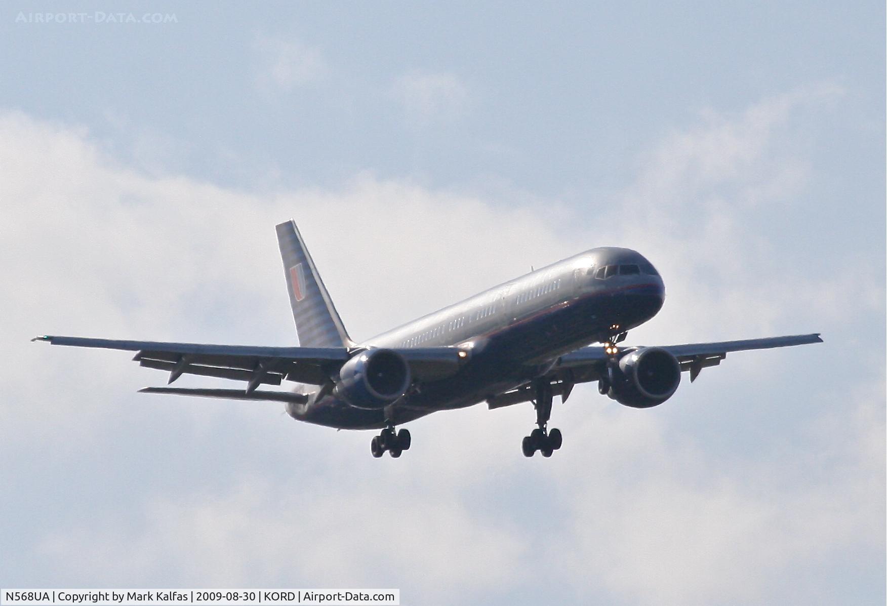 N568UA, 1992 Boeing 757-222 C/N 26674, United Airlines Boeing 757-222, N568UA final RWY 10 KORD