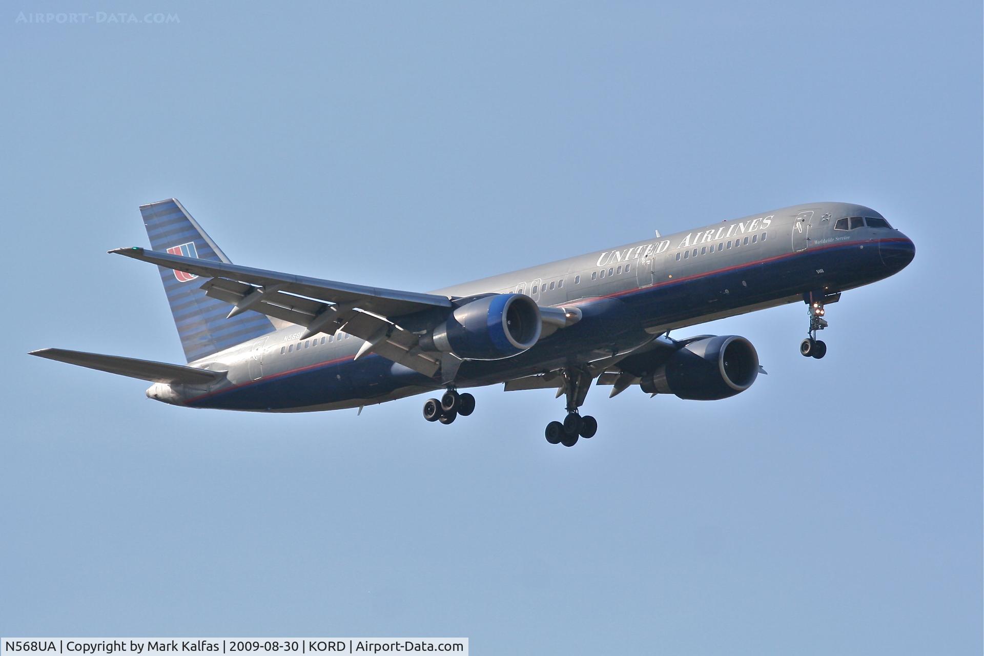 N568UA, 1992 Boeing 757-222 C/N 26674, United Airlines Boeing 757-222, N568UA final RWY 10 KORD