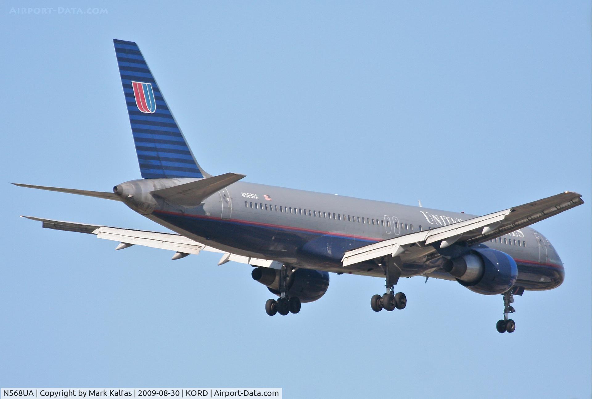 N568UA, 1992 Boeing 757-222 C/N 26674, United Airlines Boeing 757-222, N568UA final RWY 10 KORD