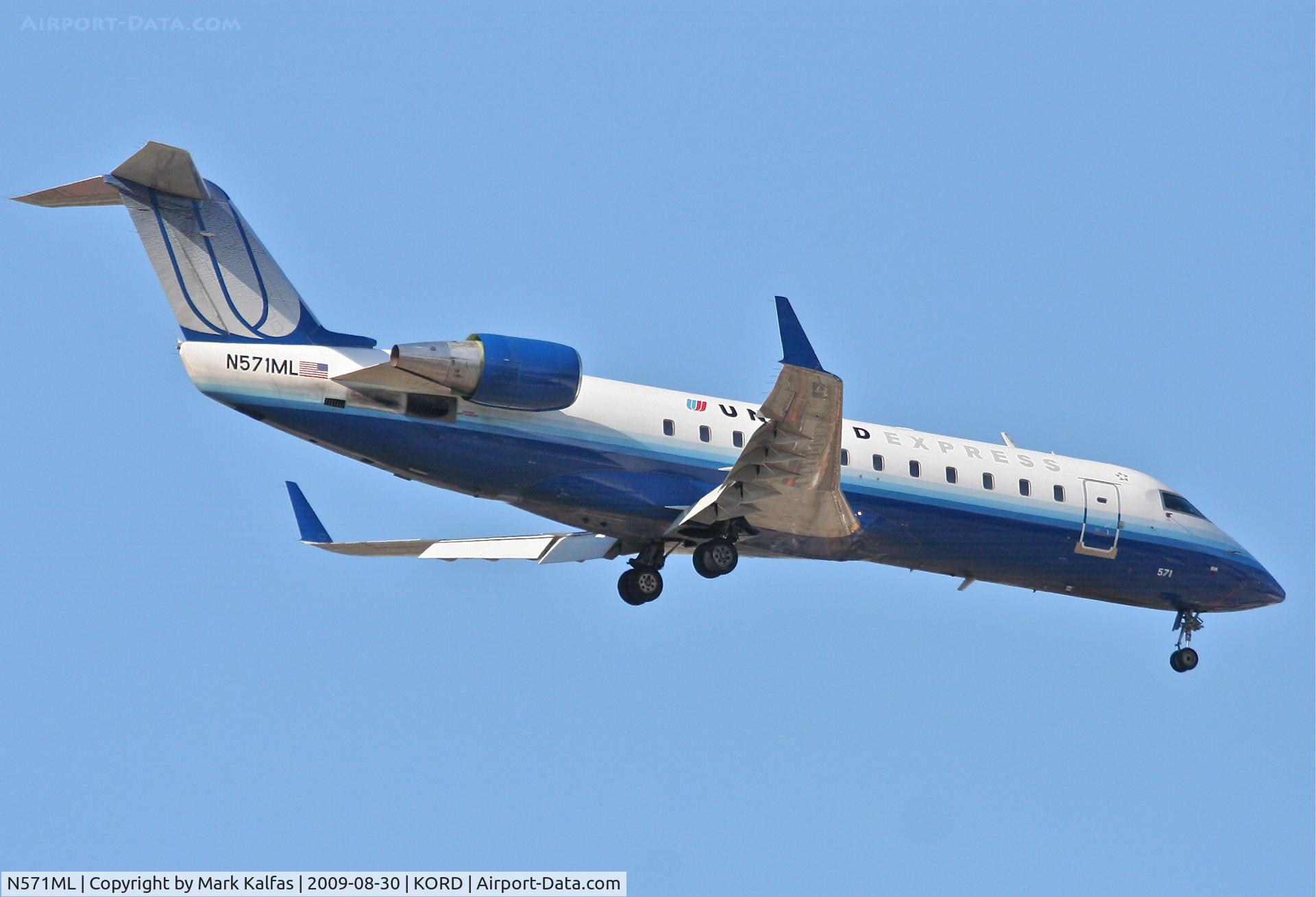 N571ML, 1997 Canadair CRJ-200ER (CL-600-2B19) C/N 7209, United Express/Mesa Airlines Canadair CL-600-2B19, N571ML RWY 10 approach KORD