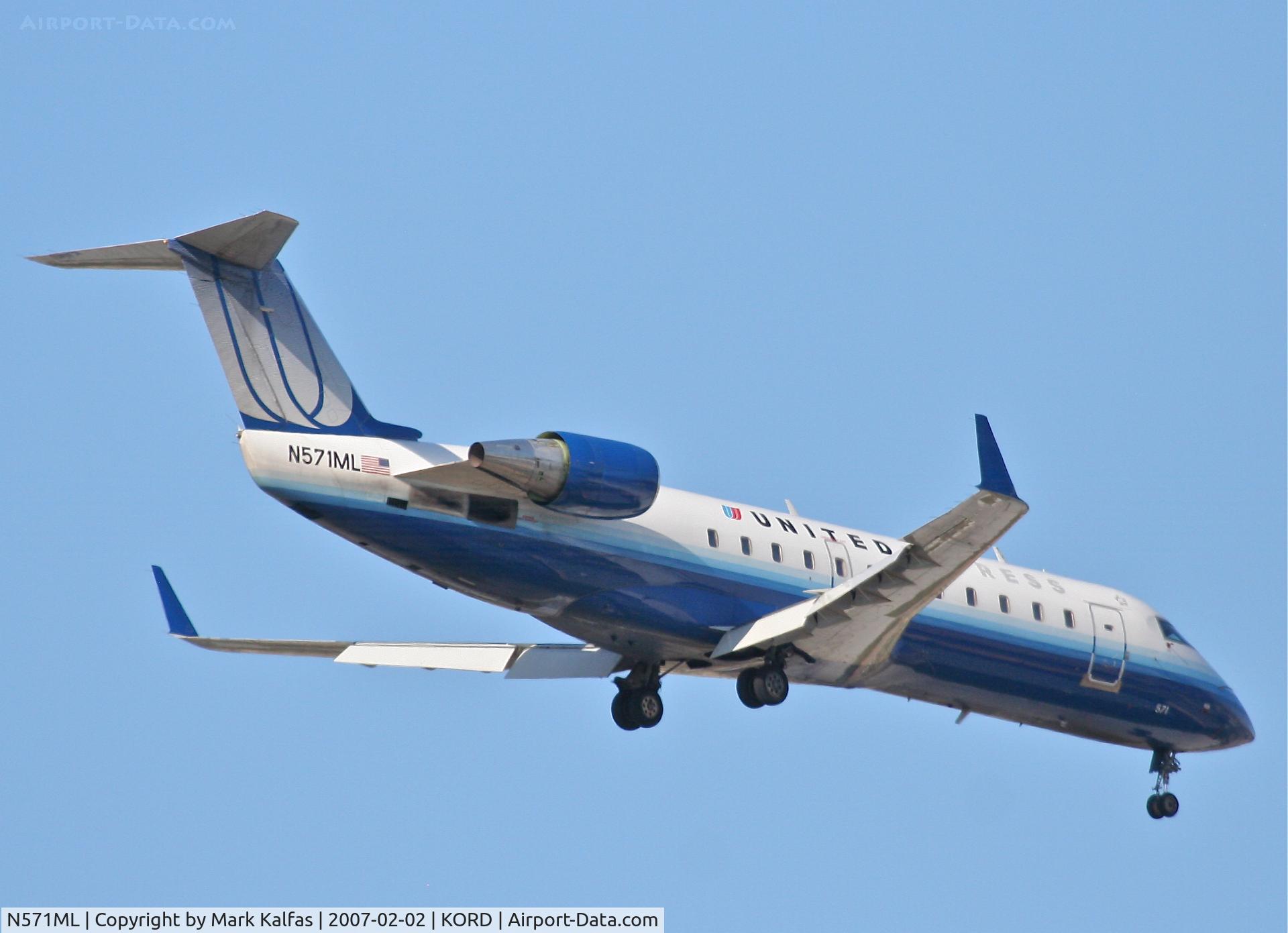 N571ML, 1997 Canadair CRJ-200ER (CL-600-2B19) C/N 7209, United Express/Mesa Airlines Canadair CL-600-2B19, N571ML RWY 10 approach KORD