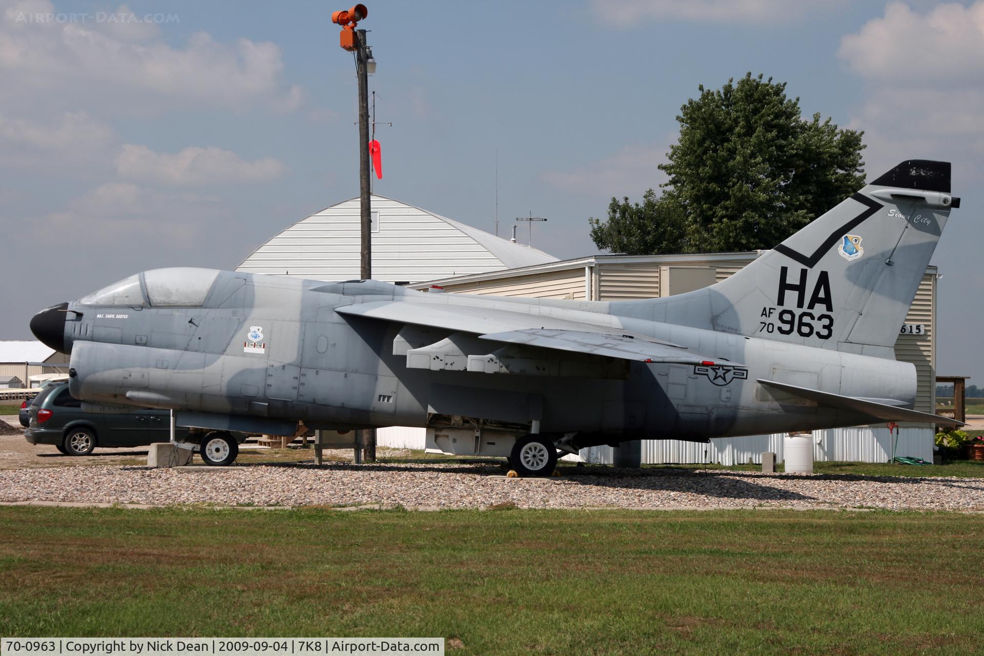70-0963, 1970 LTV A-7D Corsair II C/N D-109, 7K8