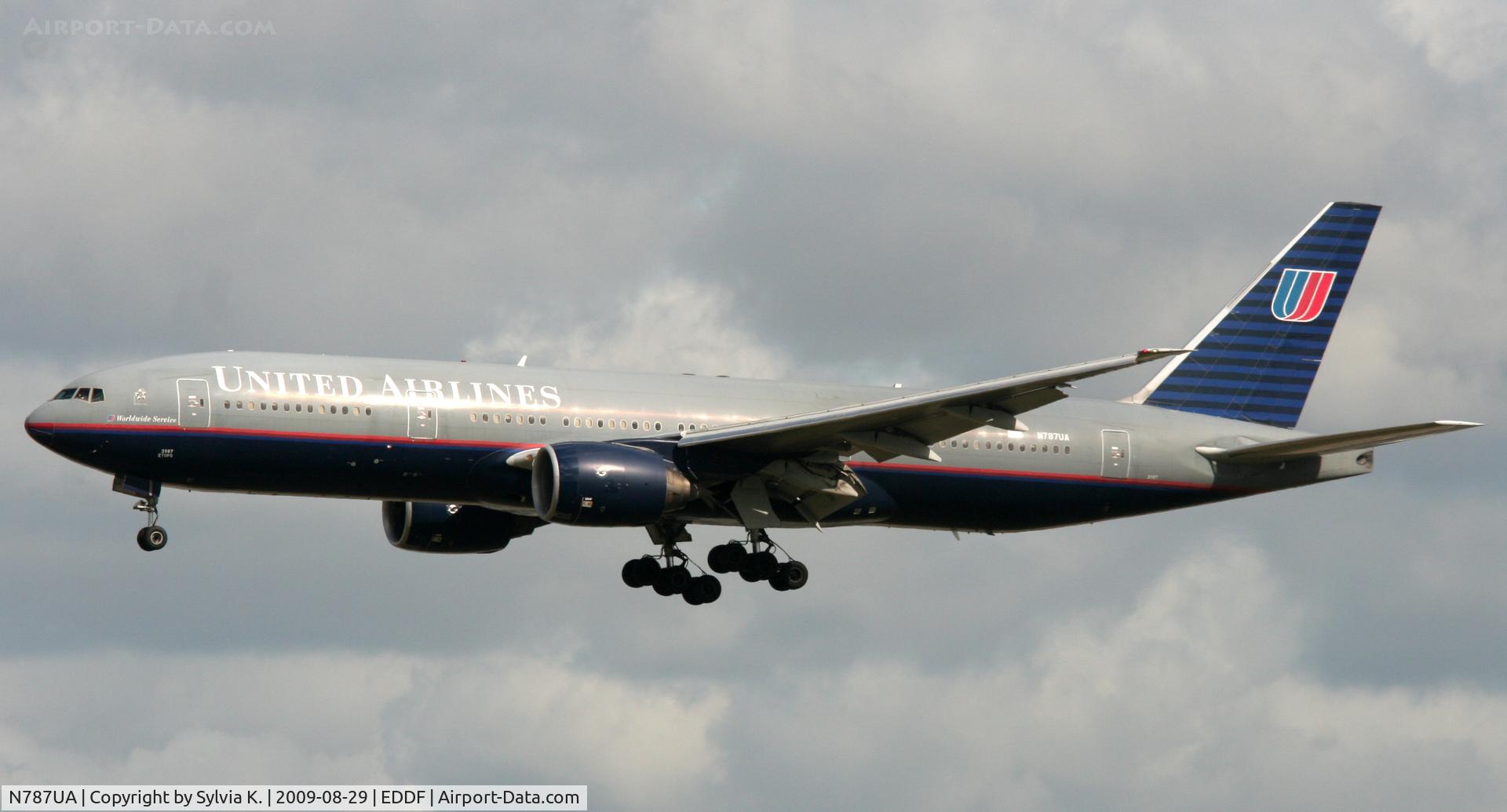 N787UA, 1997 Boeing 777-222 C/N 26939, United Airlines