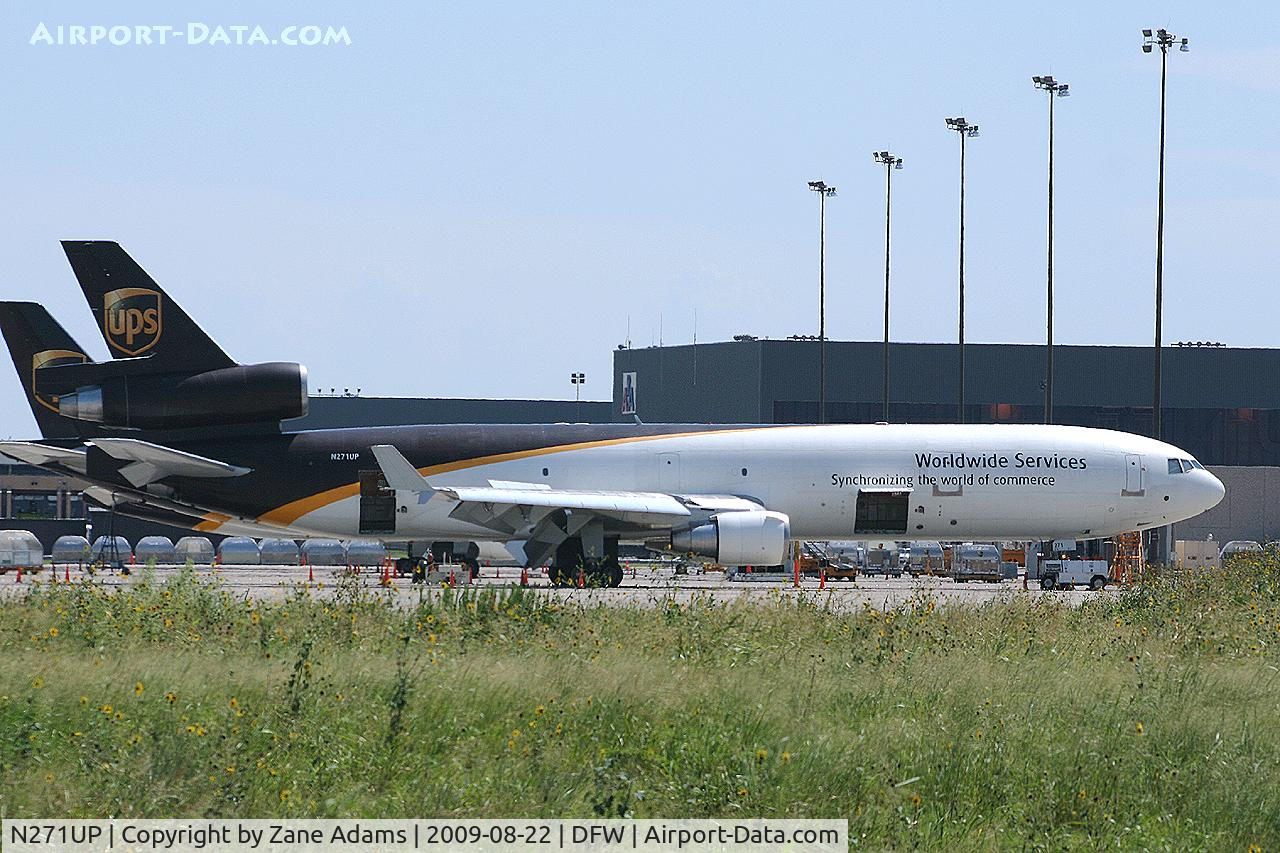 N271UP, 1993 McDonnell Douglas MD-11F C/N 48572, UPS ramp at DFW
