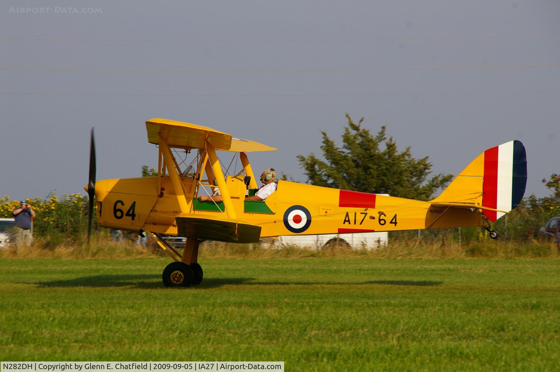 N282DH, 1940 De Havilland Australia DH-82A Tiger Moth C/N DHA61, At the Antique Airplane Association Fly In