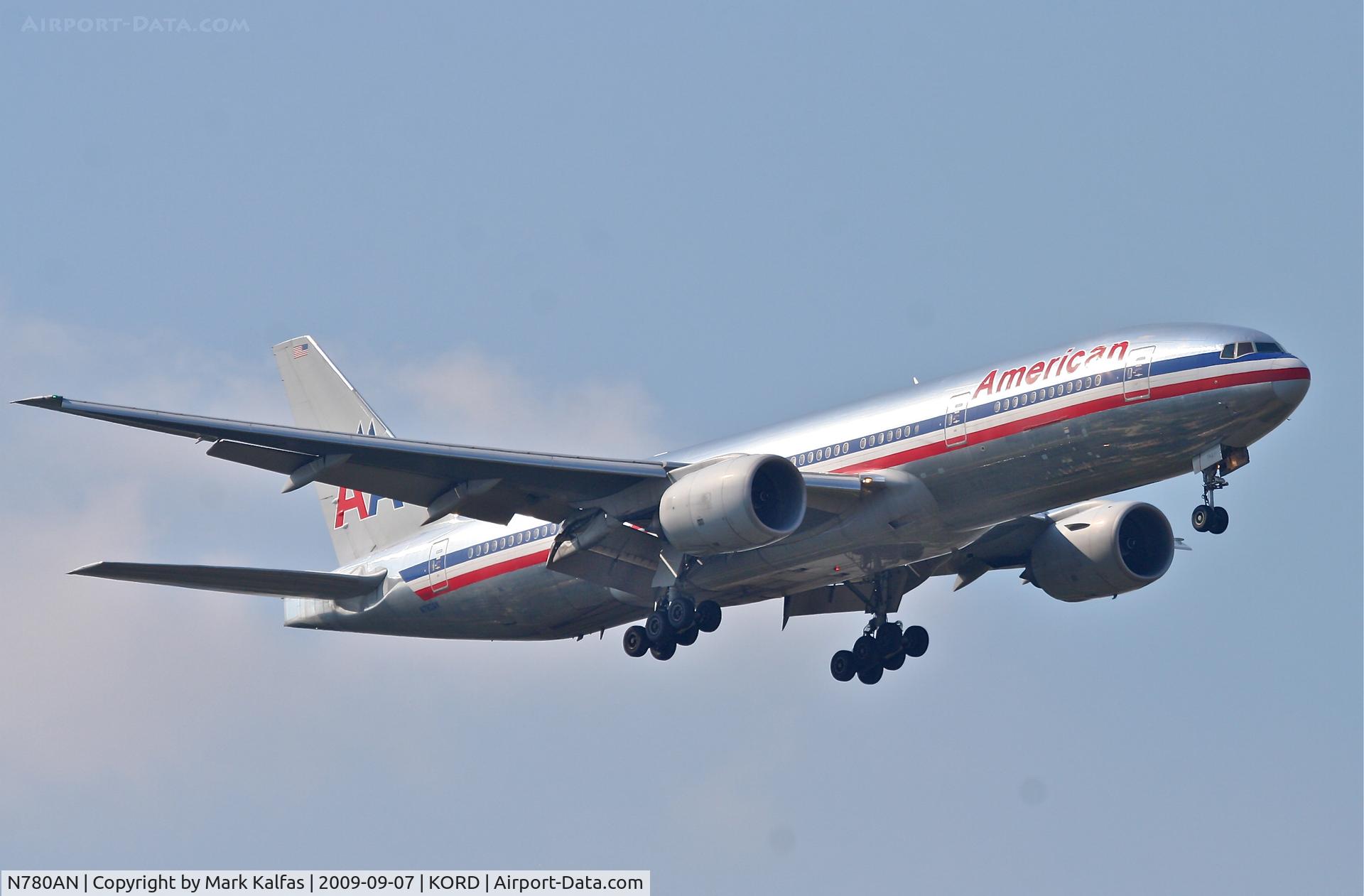 N780AN, 1999 Boeing 777-223 C/N 29956, American Airlines Boeing 777-223. N780AN RWY 10 approach KORD