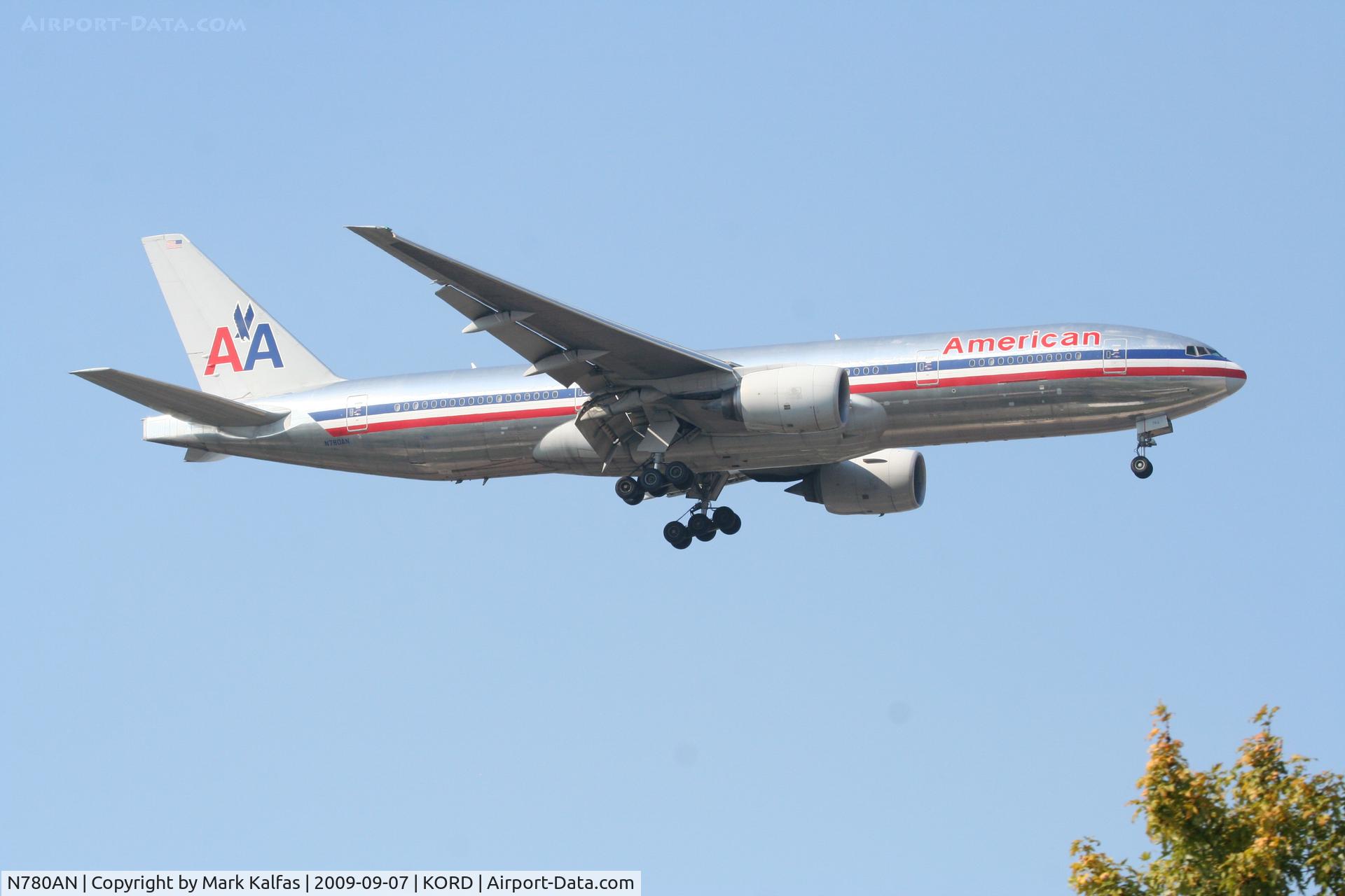 N780AN, 1999 Boeing 777-223 C/N 29956, American Airlines Boeing 777-223. N780AN RWY 10 approach KORD