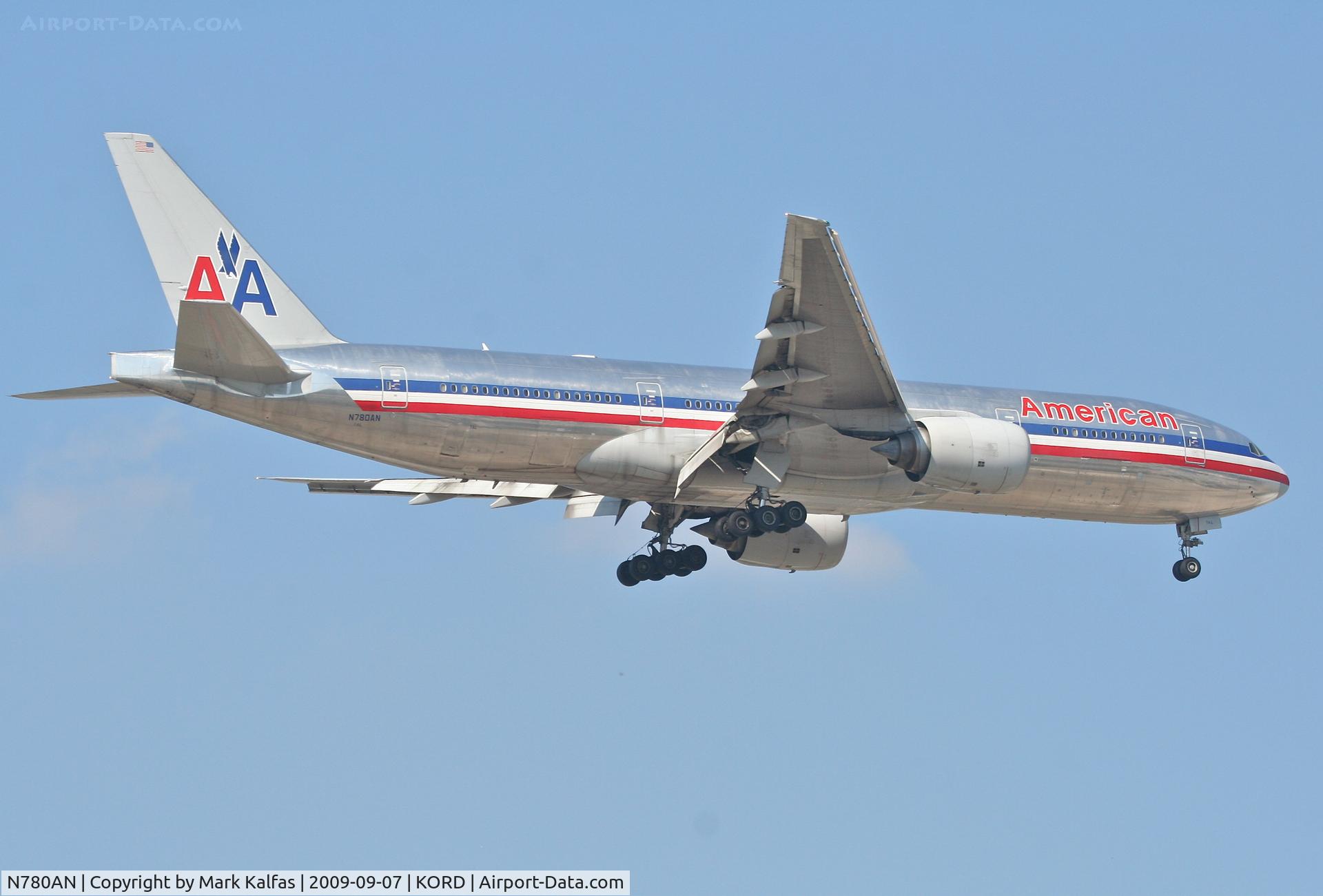 N780AN, 1999 Boeing 777-223 C/N 29956, American Airlines Boeing 777-223. N780AN RWY 10 approach KORD