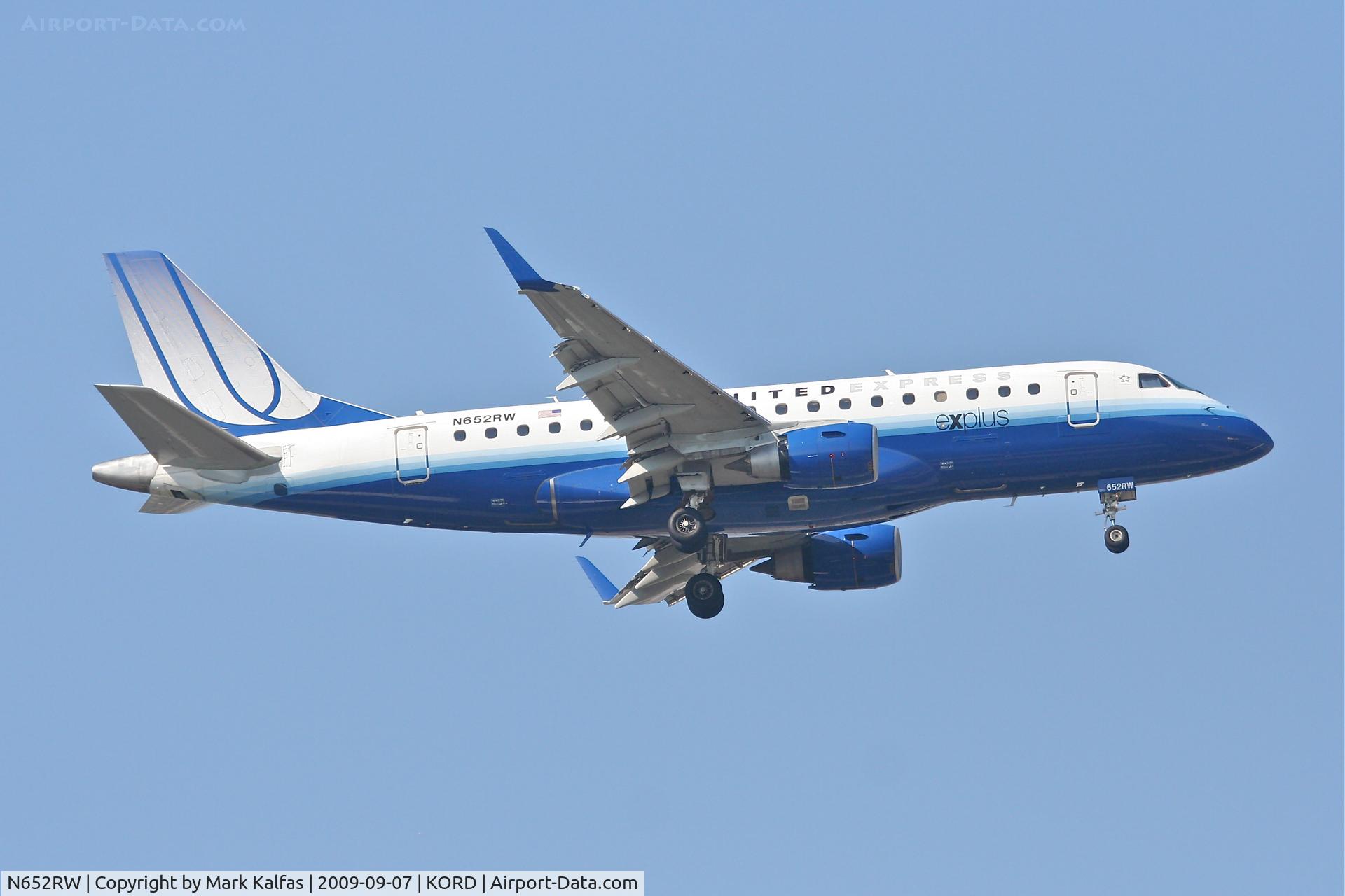N652RW, 2005 Embraer 170SE (ERJ-170-100SE) C/N 17000075, United Express/Shuttle America Embraer ERJ-170-100SE, N652RW RWY 10 approach KORD