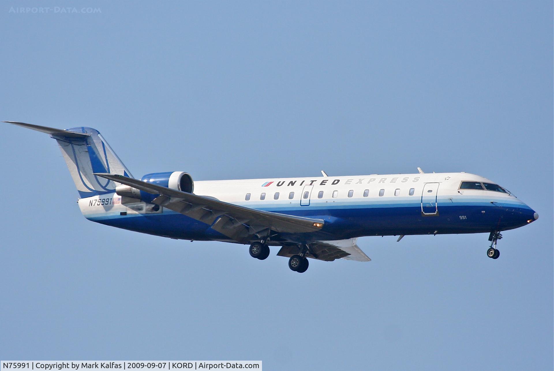 N75991, 2000 Bombardier CRJ-200ER (CL-600-2B19) C/N 7422, Mesa Airlines/United Express CL-600-2B19, N75991 RWY 10 approach KORD