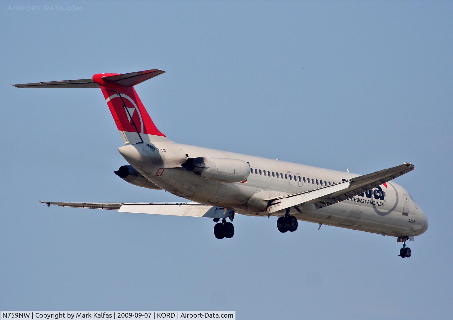 N759NW, 1968 Douglas DC-9-41 C/N 47287, Northwest Airlines Mcdonnell Douglas DC-9-41, N759NW RWY 10 approach KORD