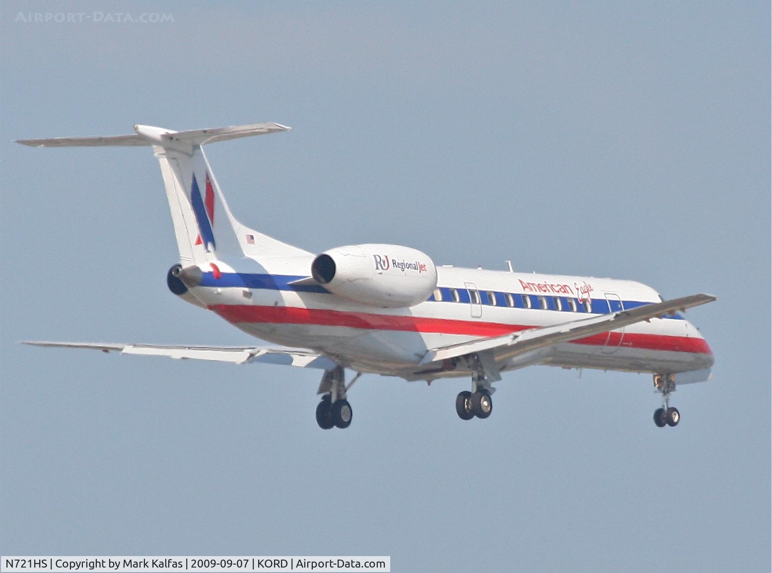 N721HS, 2000 Embraer ERJ-135LR (EMB-135LR) C/N 145283, American Eagle Embraer EMB-135LR, N721HS RWY 10 approach KORD