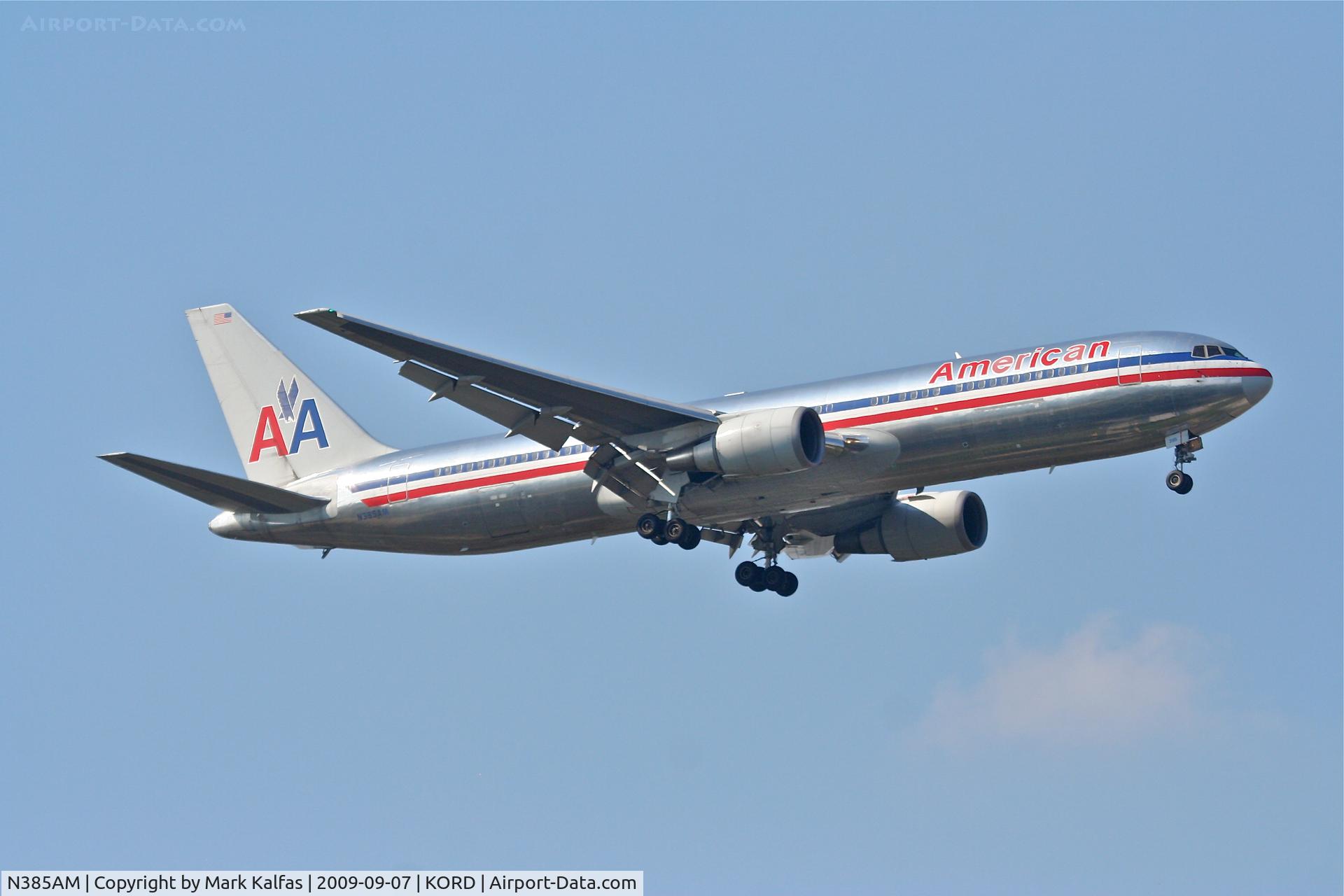 N385AM, 1994 Boeing 767-323 C/N 27059, American Airlines Boeing 767-323. N385AM RWY 10 approach KORD