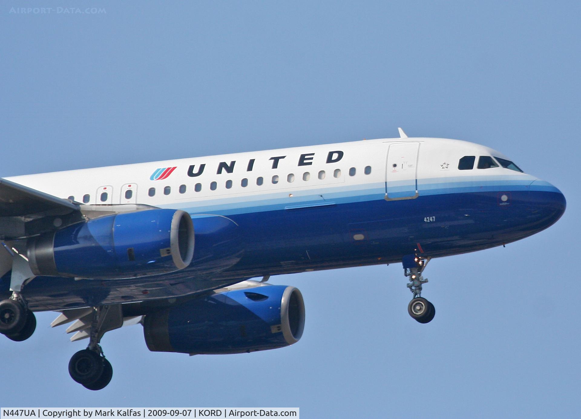 N447UA, 1998 Airbus A320-232 C/N 836, United Airlines A320-232, N447UA RWY 10 approach KORD