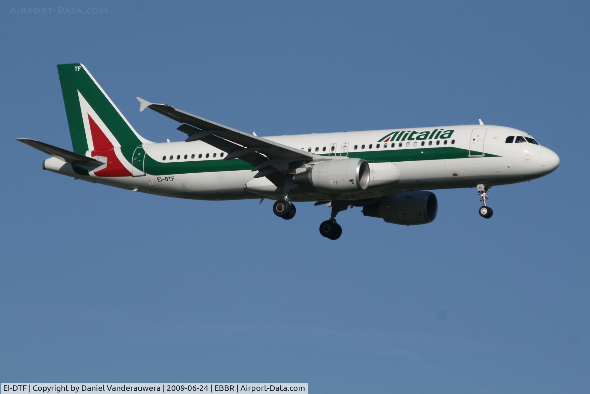 EI-DTF, 2009 Airbus A320-216 C/N 3906, arrival of flight AZ148 to rwy 02