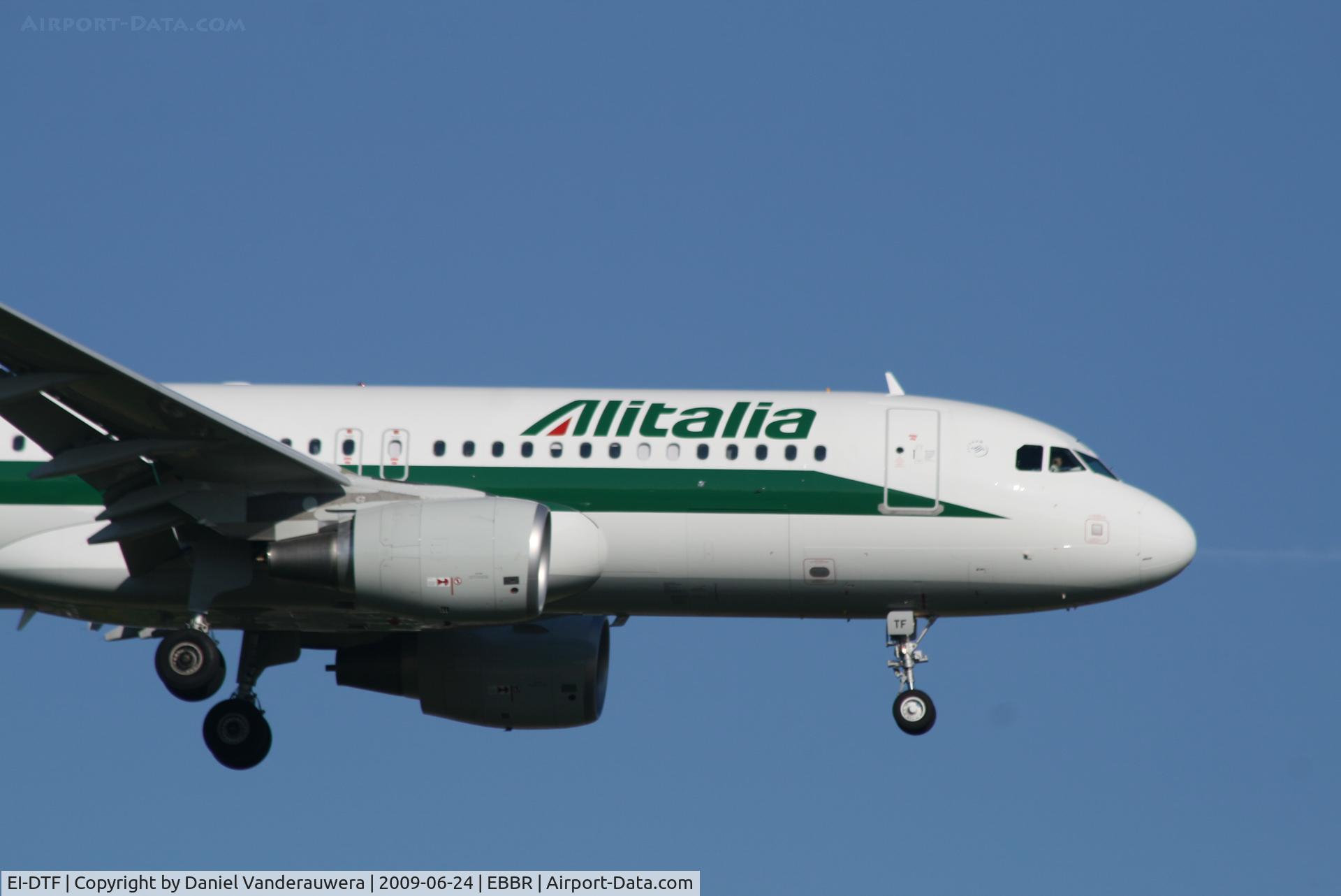 EI-DTF, 2009 Airbus A320-216 C/N 3906, arrival of flight AZ148 to rwy 02