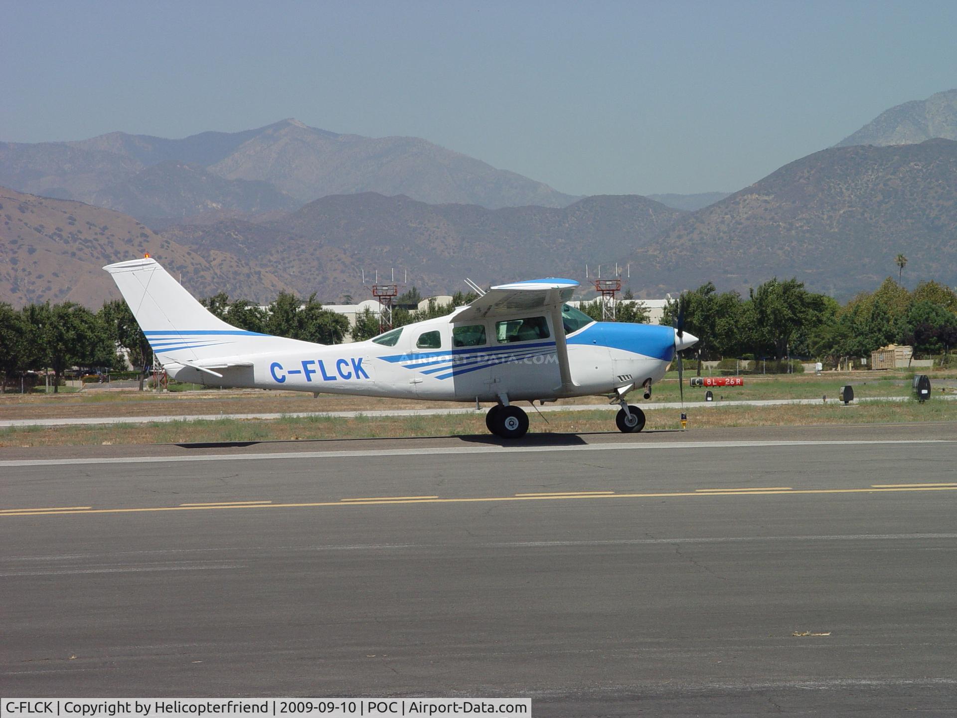 C-FLCK, 1972 Cessna TU206F Turbo Stationair C/N U20601746, Taxiing east for take off