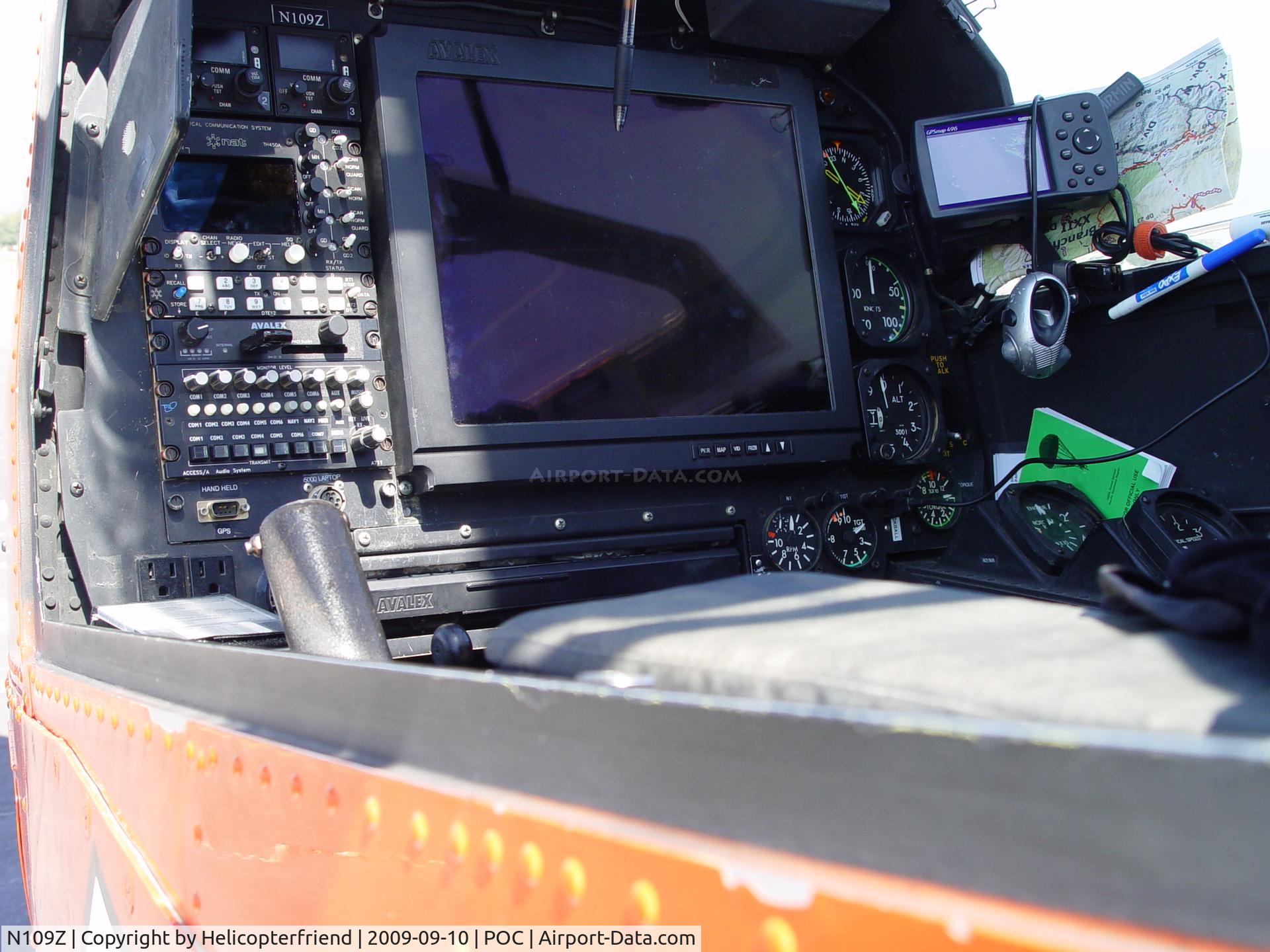 N109Z, 1969 Bell AH-1F Cobra C/N 20854, Tactical Officer's area (6 different radios)