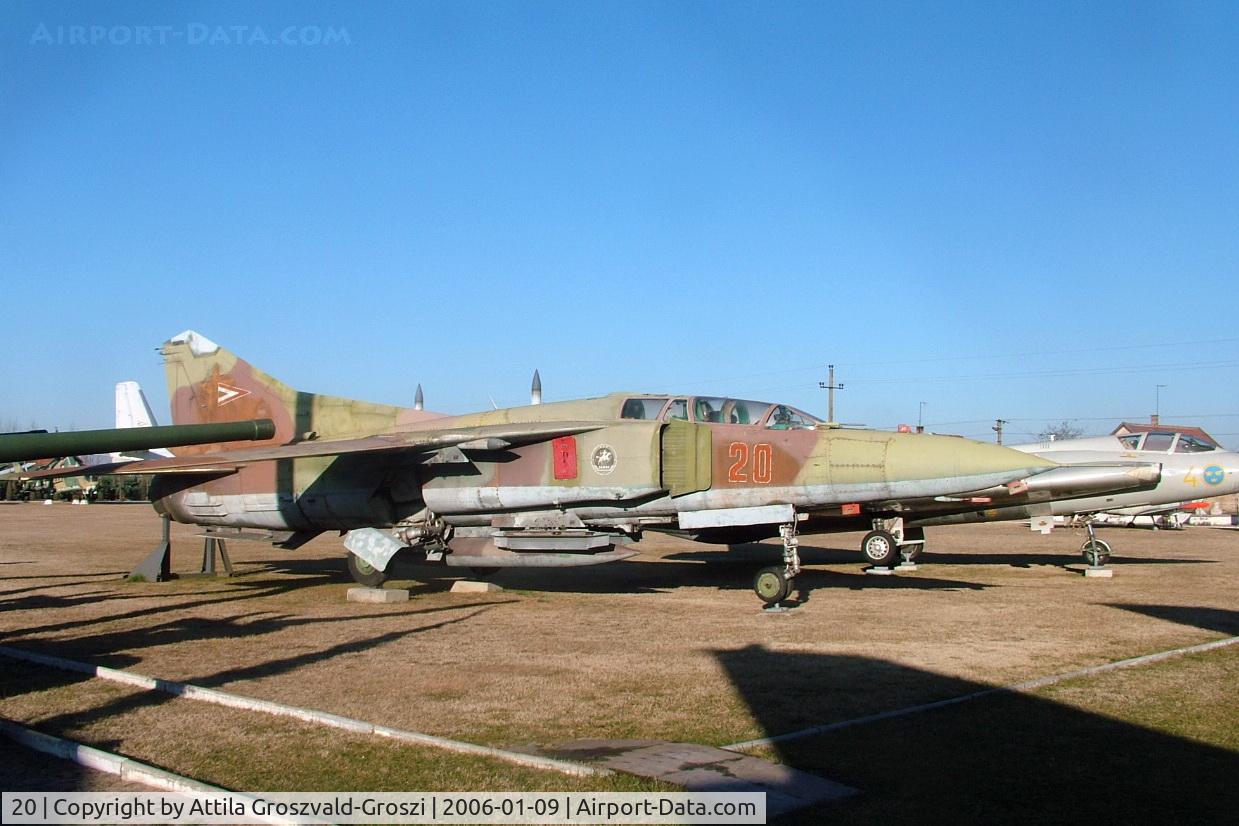 20, 1991 Mikoyan-Gurevich MiG-23UB C/N 19015091, Kecel Military technical park, Hungary