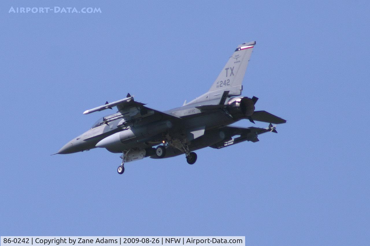86-0242, 1986 General Dynamics F-16C Fighting Falcon C/N 5C-348, Texas ANG F-16 landing at NAS Fort Worth