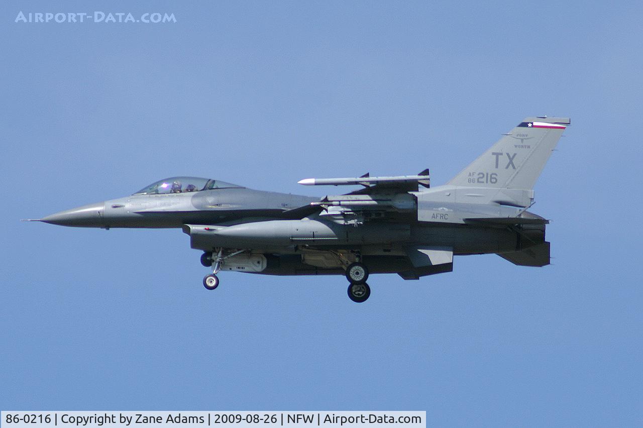 86-0216, 1986 General Dynamics F-16C Fighting Falcon C/N 5C-322, Texas ANG F-16 landing at NAS Fort Worth