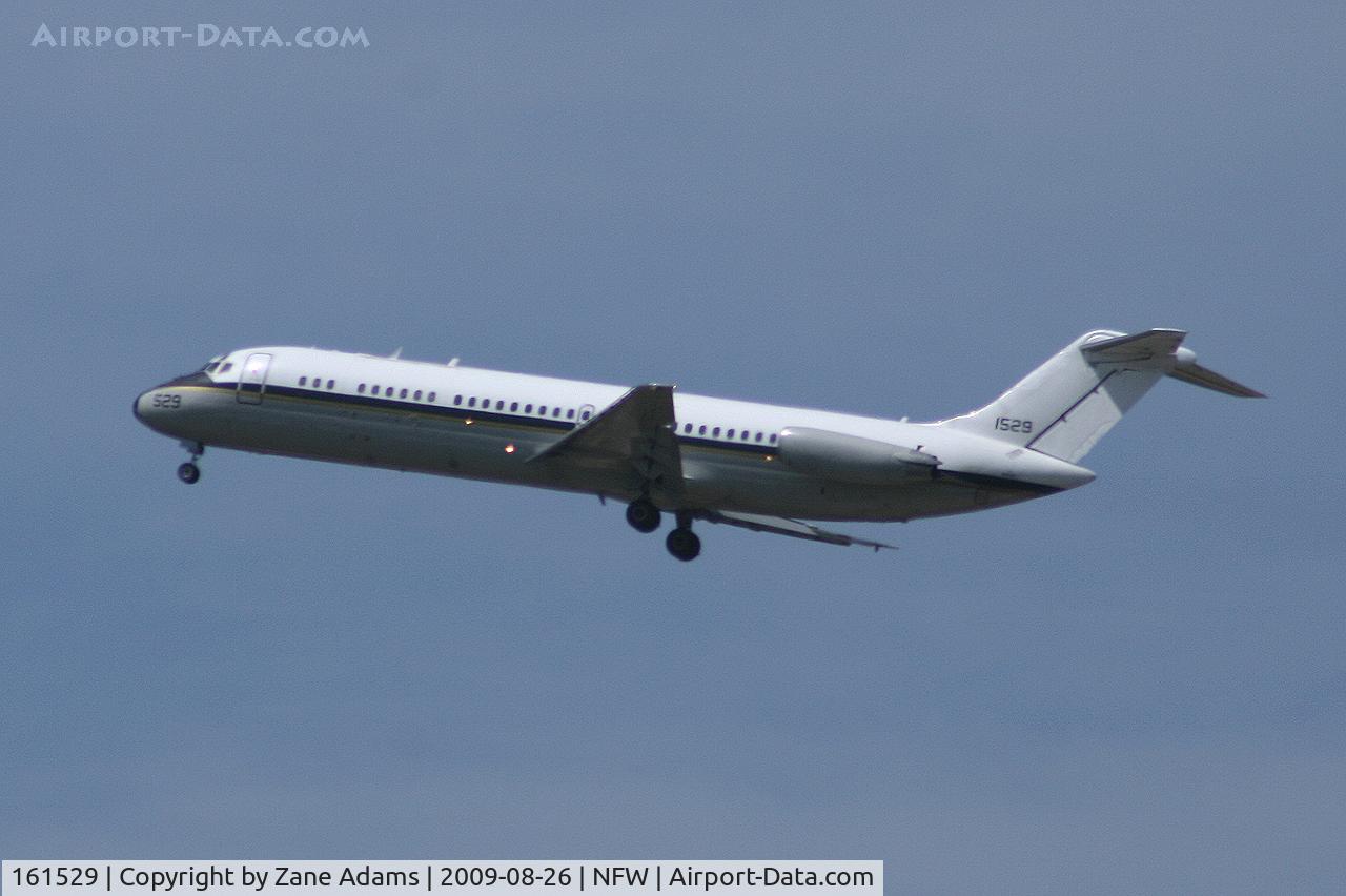 161529, 1982 McDonnell Douglas C-9B Skytrain II C/N 48165, U.S. Navy C-9 landing at Navy Fort Worth