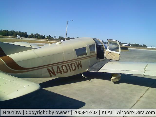 N4010W, 1966 Piper PA-32-300 Cherokee Six C/N 32-40012, sitting in front of my hanger in Lake Land Fl.