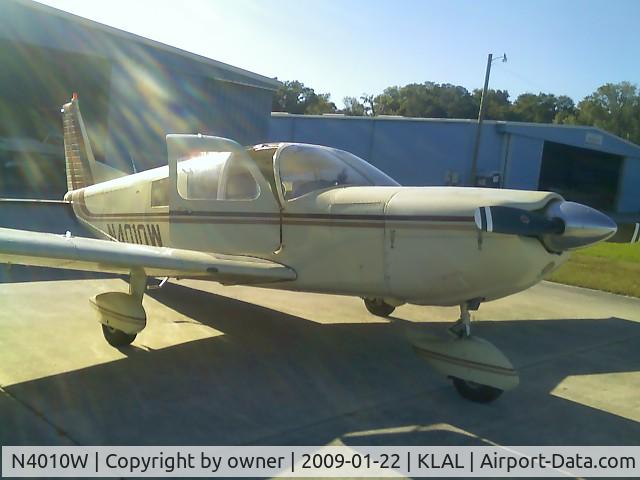 N4010W, 1966 Piper PA-32-300 Cherokee Six C/N 32-40012, taken 01-22-09
