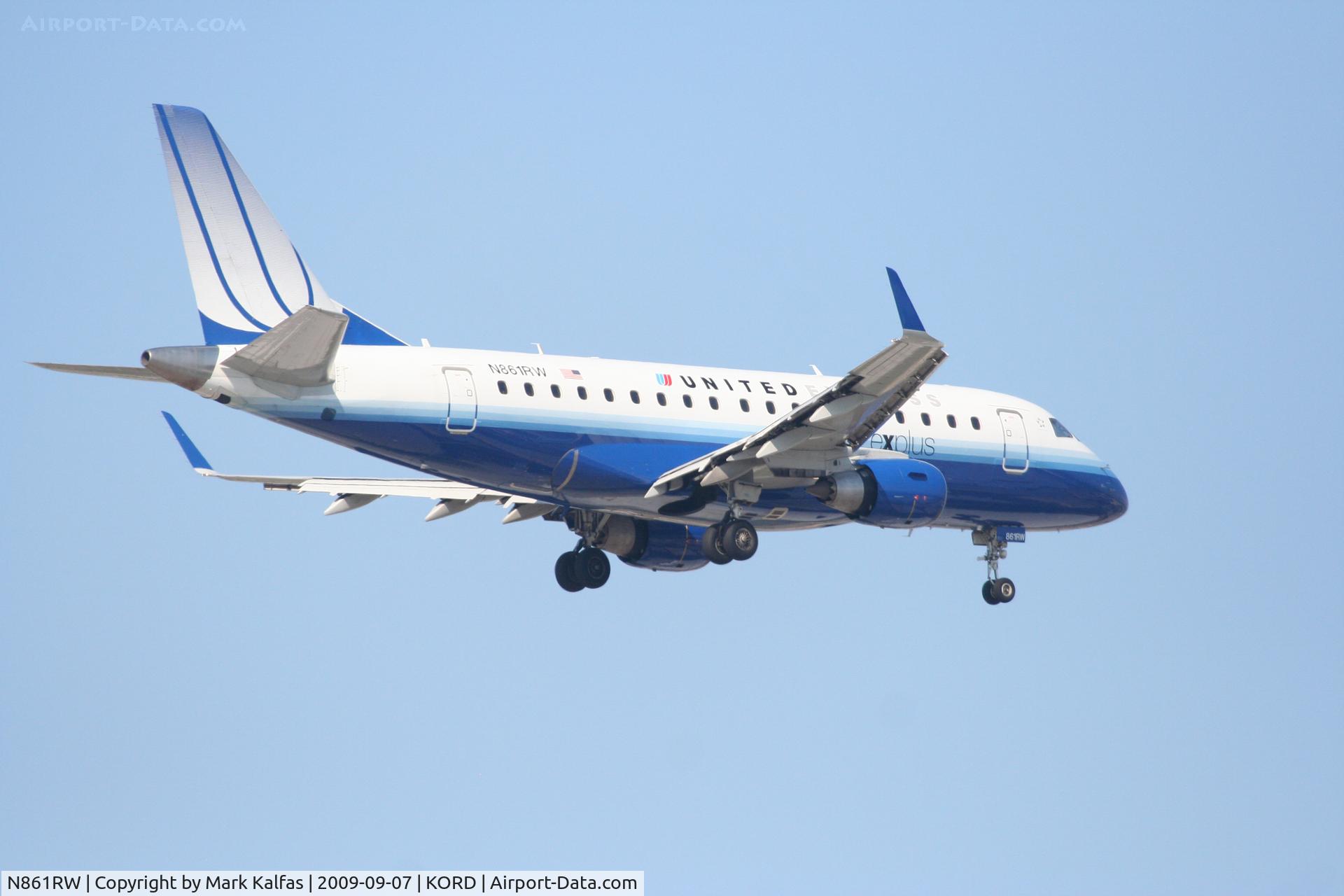 N861RW, 2005 Embraer 170SE (ERJ-170-100SE) C/N 17000094, Shuttle America/United Express Embraer ERJ-170SE, N861RW RWY 10 approach KORD