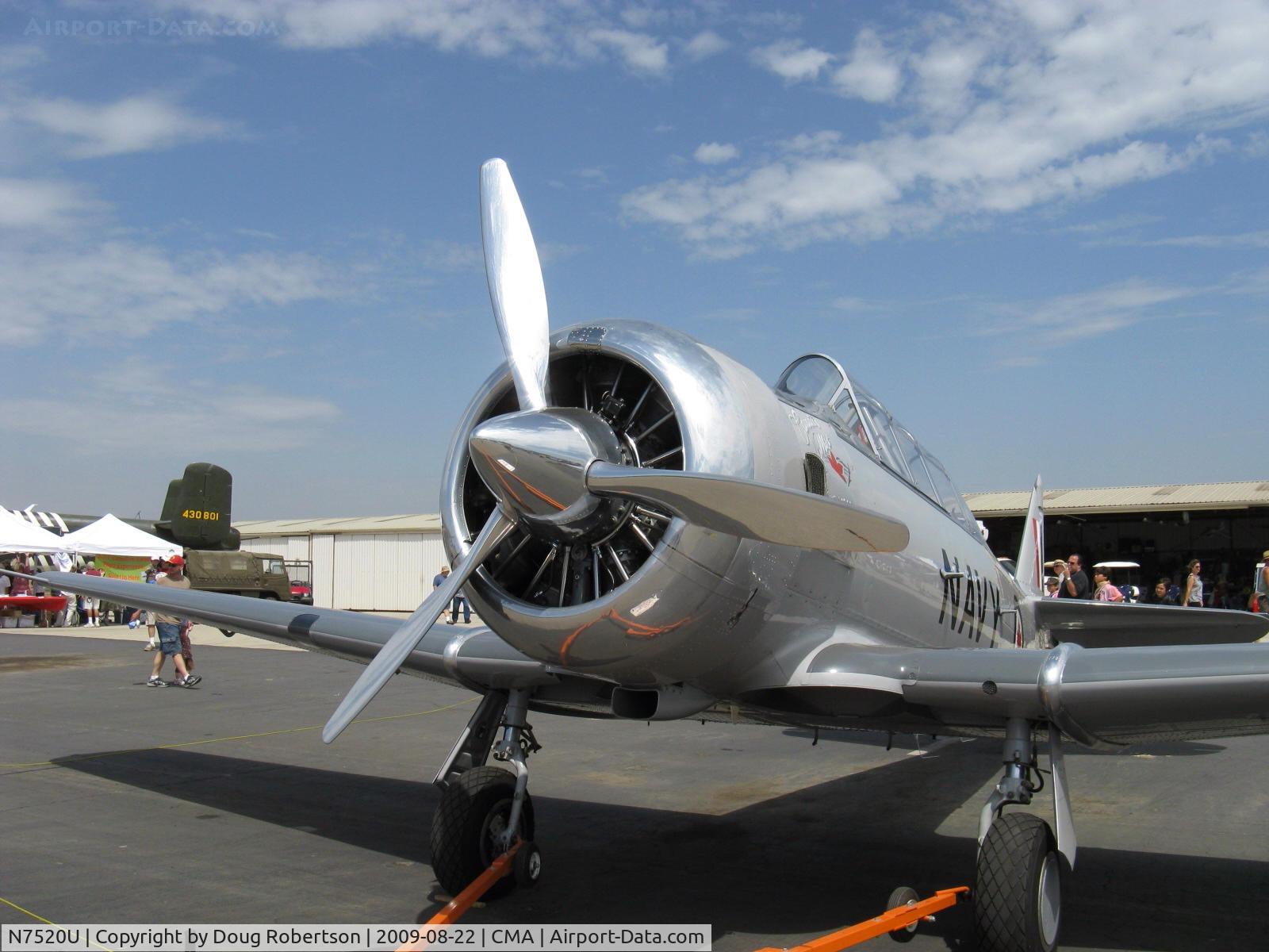 N7520U, 1952 Canadian Car & Foundry Harvard Mk.4 C/N CCF4-176, 1952 Canadian Car & Foundry HARVARD Mk. IV (NA-50 replica), P&W R-1340 Wasp 600 Hp, three-blade prop unusual on a HARVARD