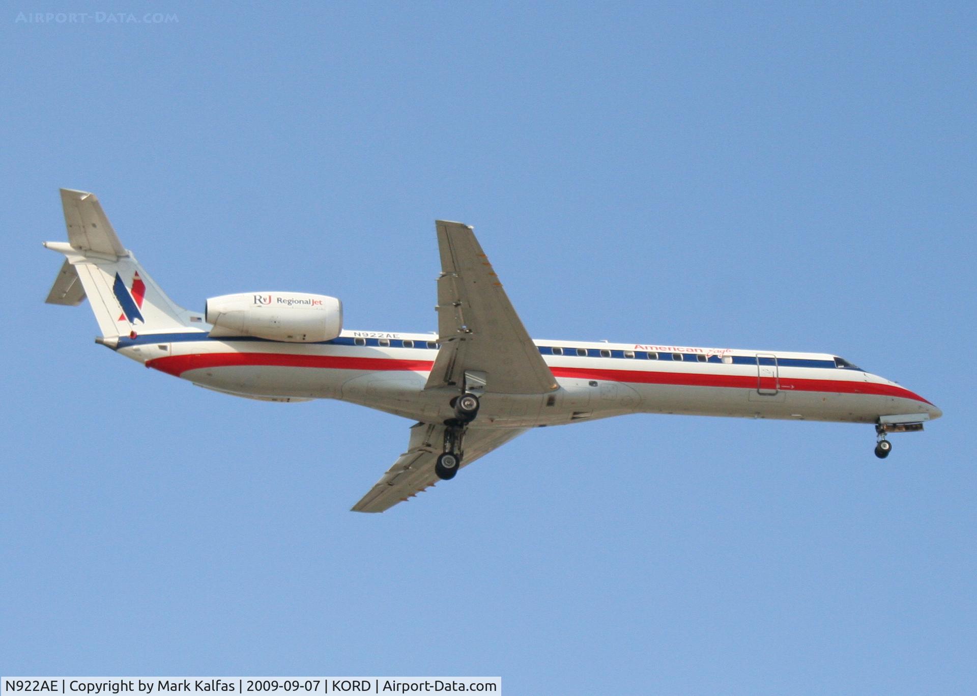 N922AE, 2005 Embraer ERJ-145LR (EMB-145LR) C/N 14500906, American Eagle Embraer EMB-145LR, N922AE RWY 10 approach KORD