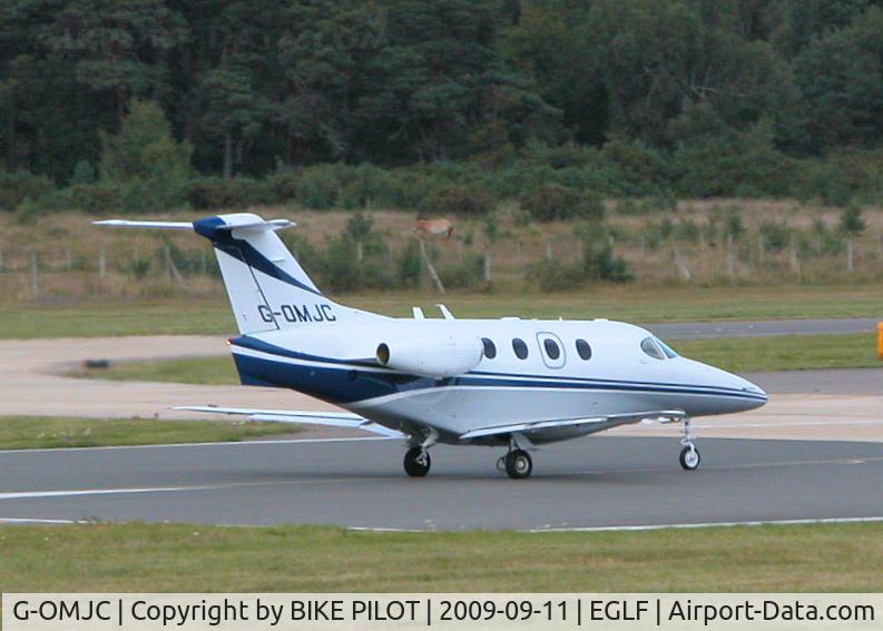 G-OMJC, 2003 Raytheon 390 Premier I C/N RB-88, BEGINING TO ROLL. MANHATTAN JET CHARTER. PREV.REG. N4488F 