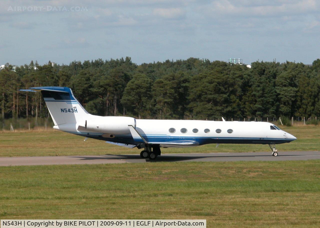 N543H, 2002 Gulfstream Aerospace G-V C/N 688, LINED UP RWY 26