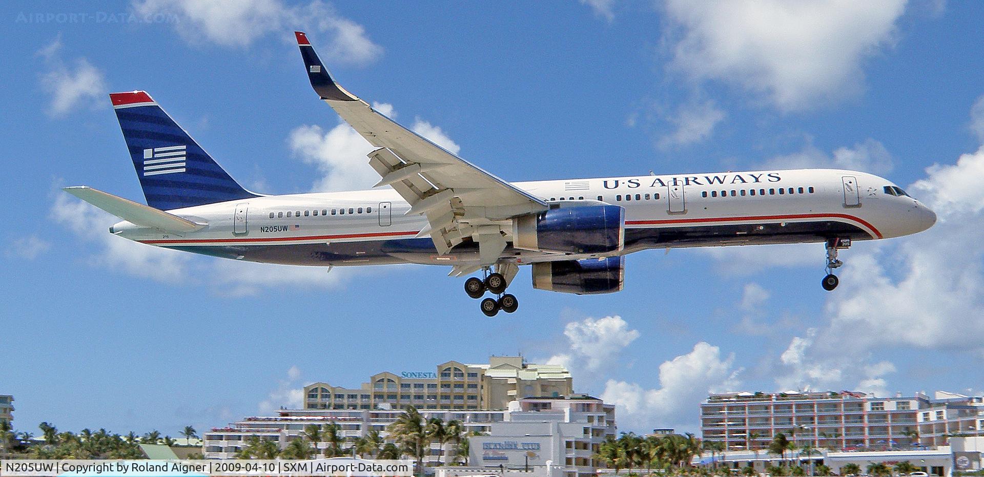 N205UW, 2000 Boeing 757-23N C/N 30887, .