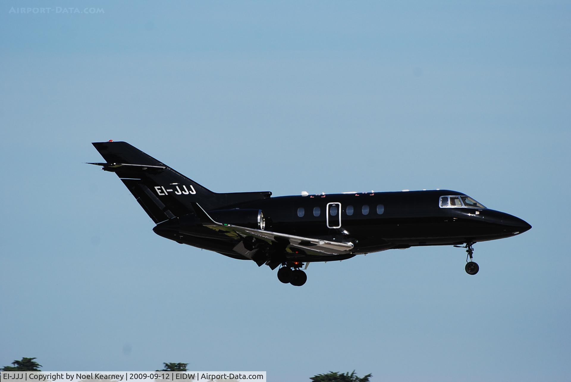 EI-JJJ, 2008 Raytheon Hawker 900XP C/N HA-0085, RAYTHEON HAWKER 900XP c/n HA.85 Landing Rwy 10