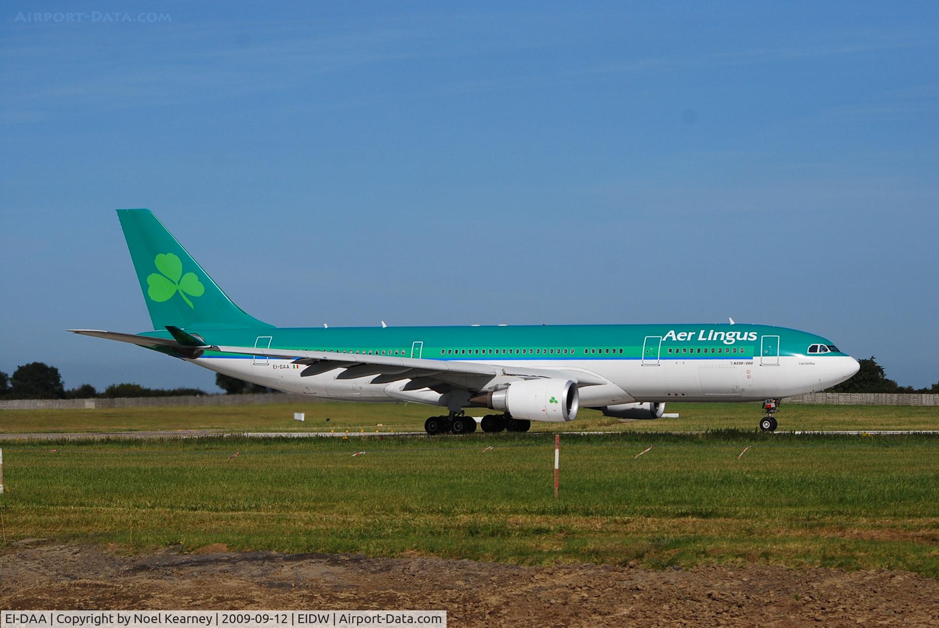 EI-DAA, 2001 Airbus A330-202 C/N 397, Lining up Rwy 10