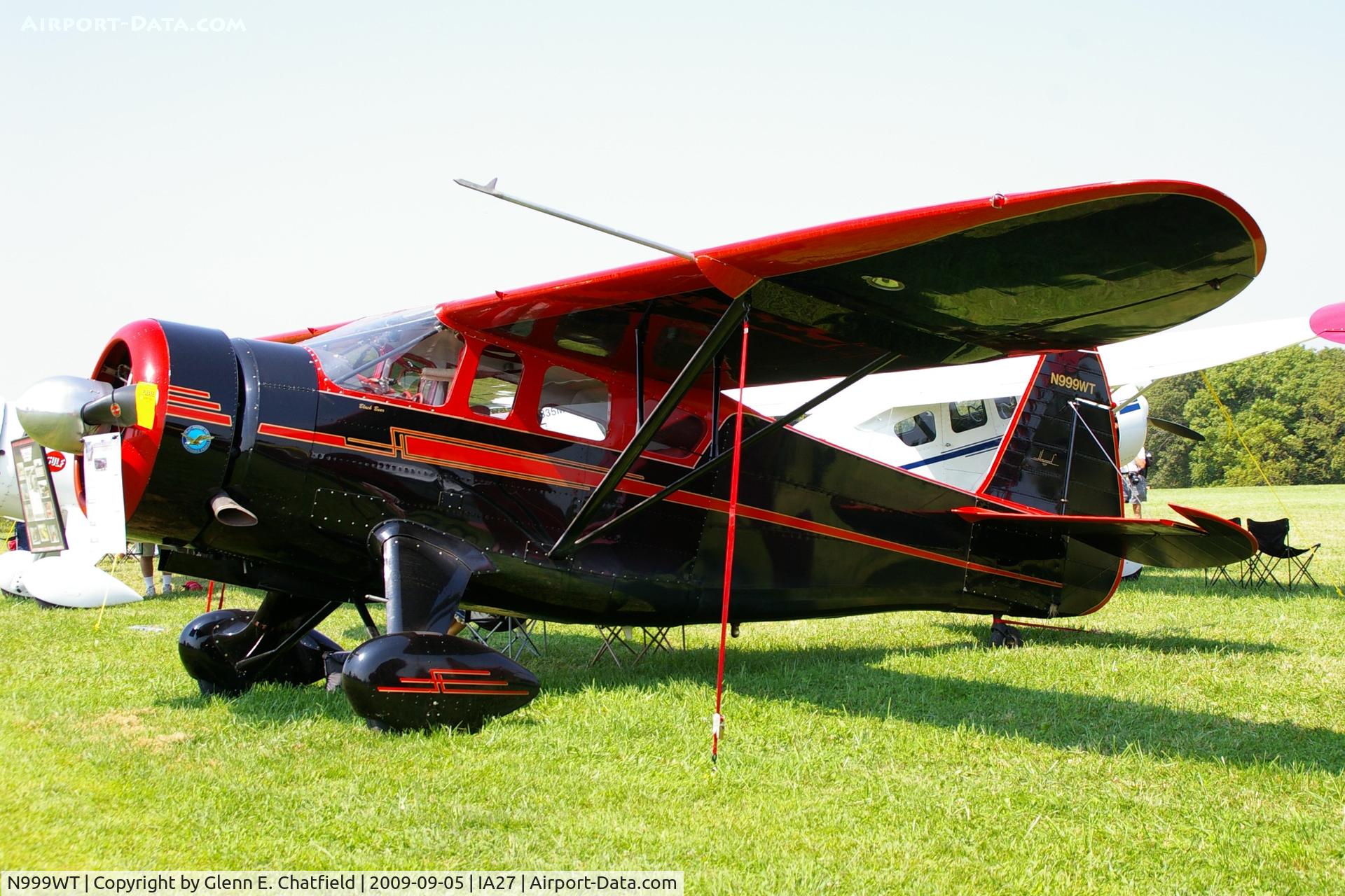 N999WT, 1943 Howard Aircraft DGA-15P C/N 29462, At the Antique Airplane Association Fly In.  NH-1 29462