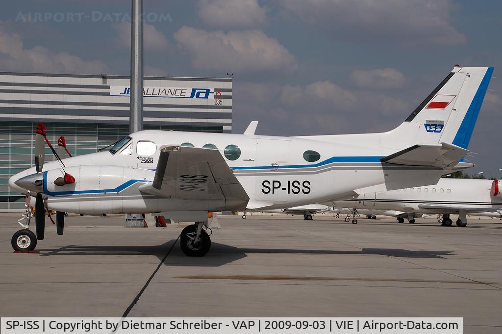SP-ISS, 1991 Beech C90A King Air C/N LJ-1285, Beech 90 King Air