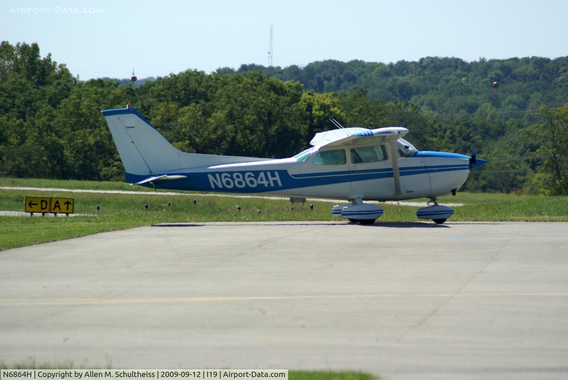 N6864H, 1975 Cessna 172M C/N 17265618, 1975 C172M