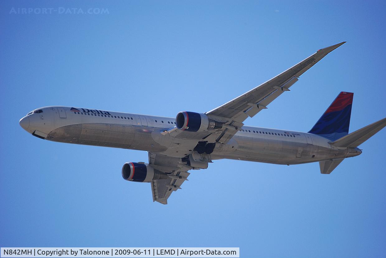 N842MH, 2001 Boeing 767-432/ER C/N 29715, Delta at sunrise