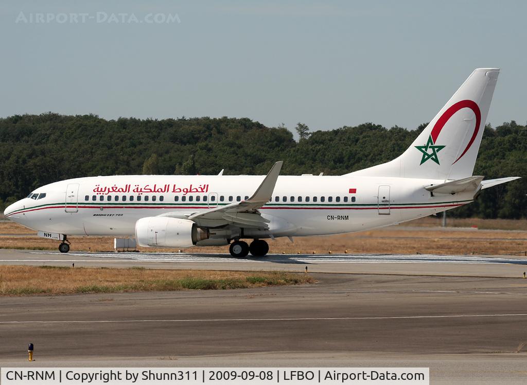 CN-RNM, 1999 Boeing 737-7B6 C/N 28984, Lining up rwy 14L for departure in new c/s...