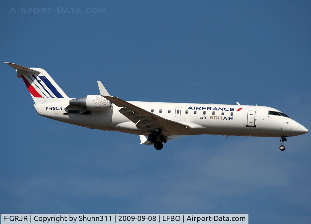 F-GRJR, 2000 Canadair CRJ-100ER (CL-600-2B19) C/N 7375, Landing rwy 14L