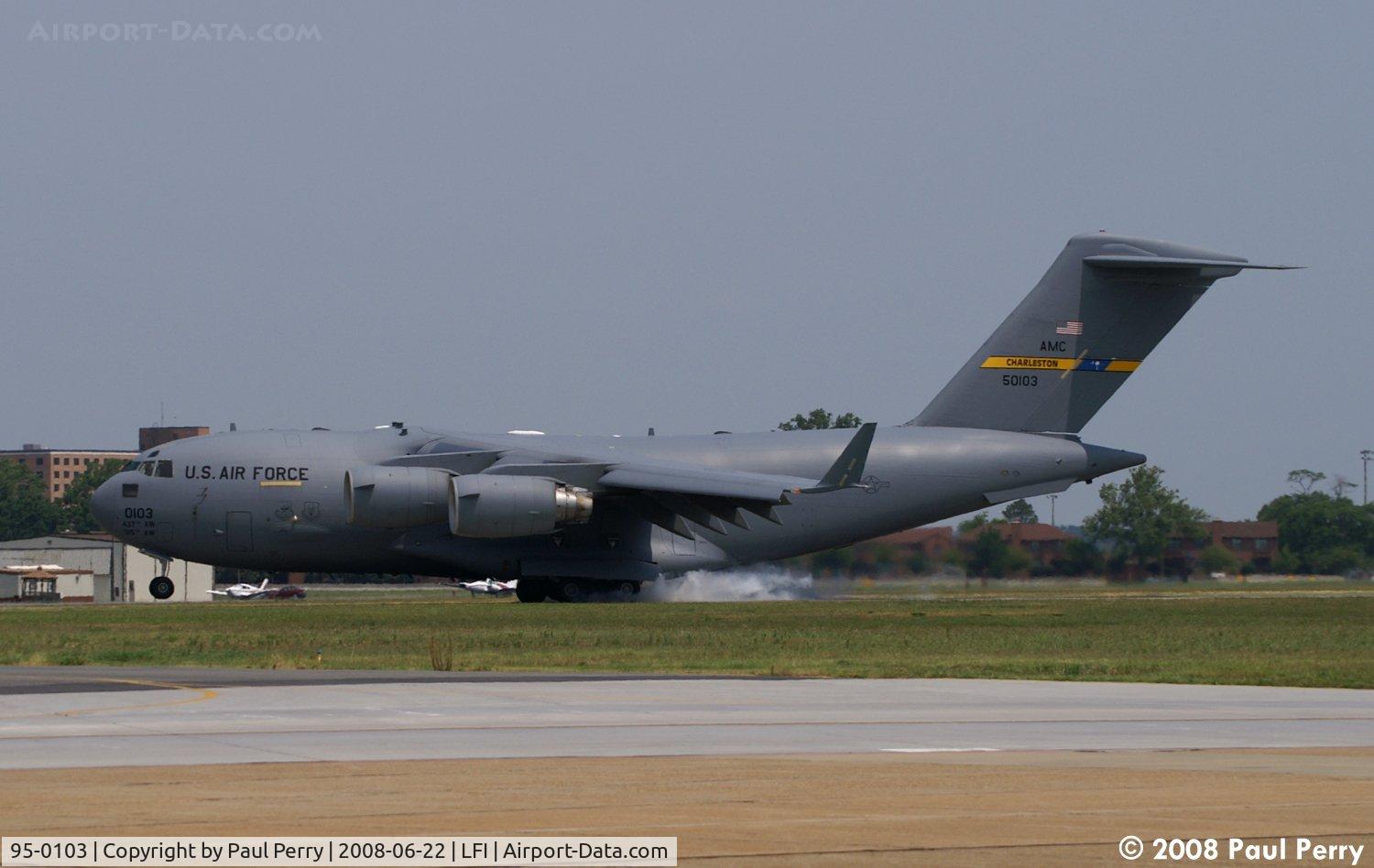 95-0103, 1995 McDonnell Douglas C-17A Globemaster III C/N P-28, Smoking the mains juusst a little