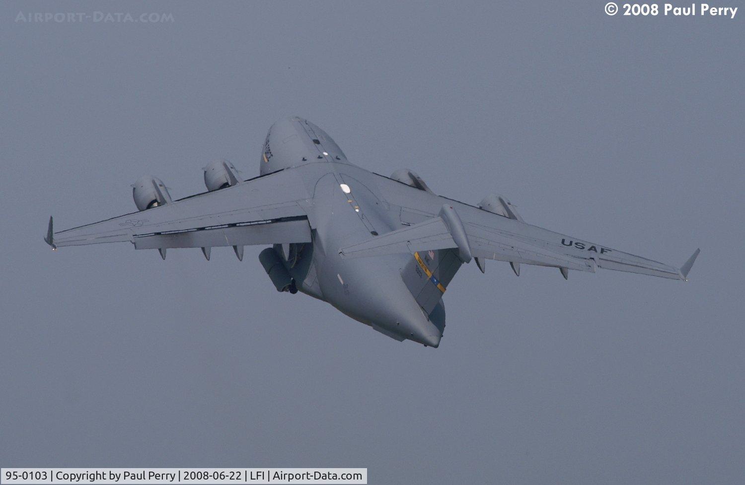 95-0103, 1995 McDonnell Douglas C-17A Globemaster III C/N P-28, And this is why they are painted THAT shade of grey