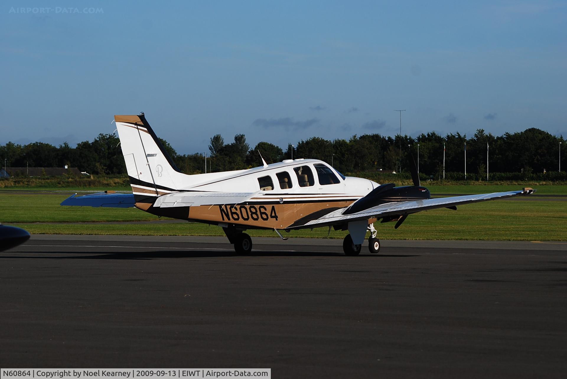 N60864, Hawker Beechcraft Corp G58 Baron C/N TH-2264, Parked on the main apron