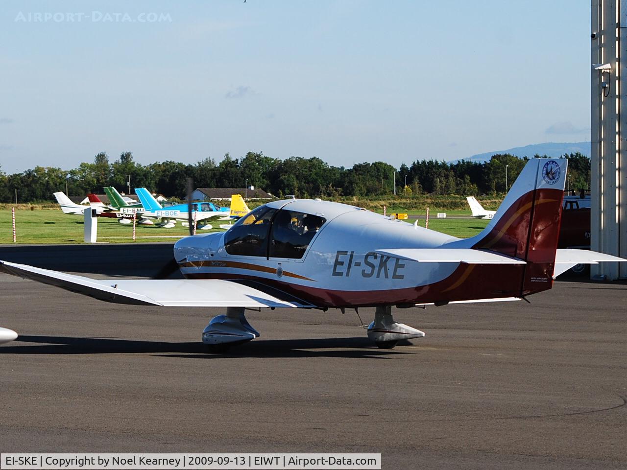 EI-SKE, 2007 Robin DR-400-140B Major C/N 2630, Robin - Taxi-ing out for departure